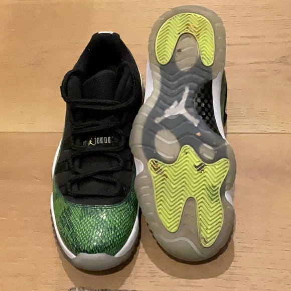 Great Condition Jordan 11 Green Snakeskin - Picture 3 of 4